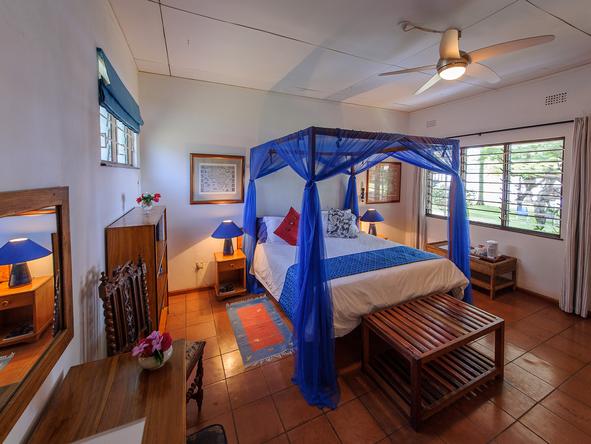 Danforth Lodge - bedroom